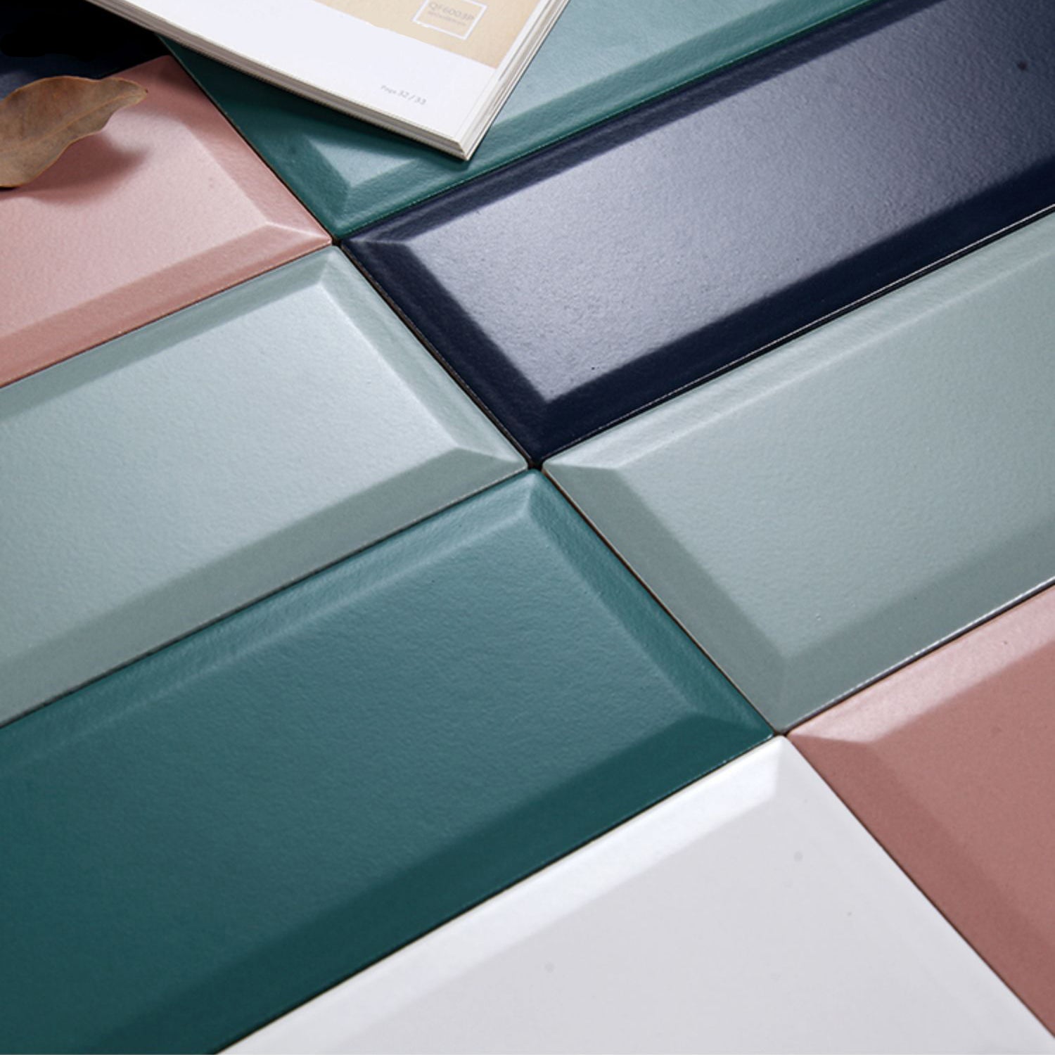 中國佛山瓷磚 China Foshan Basics 馬卡龍多彩純色啞光墻磚 MKLAMF018粉色凹凸面 10×30cm