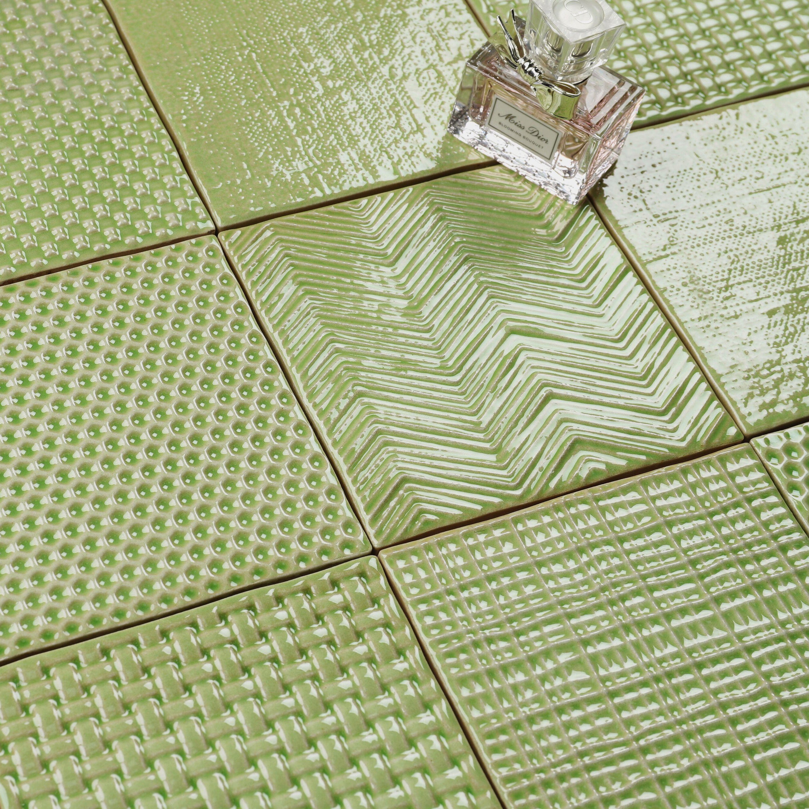 中國佛山瓷磚 China Foshan Basics 復古質感造型多彩亮光墻磚 C.140-GL果綠14×14cm