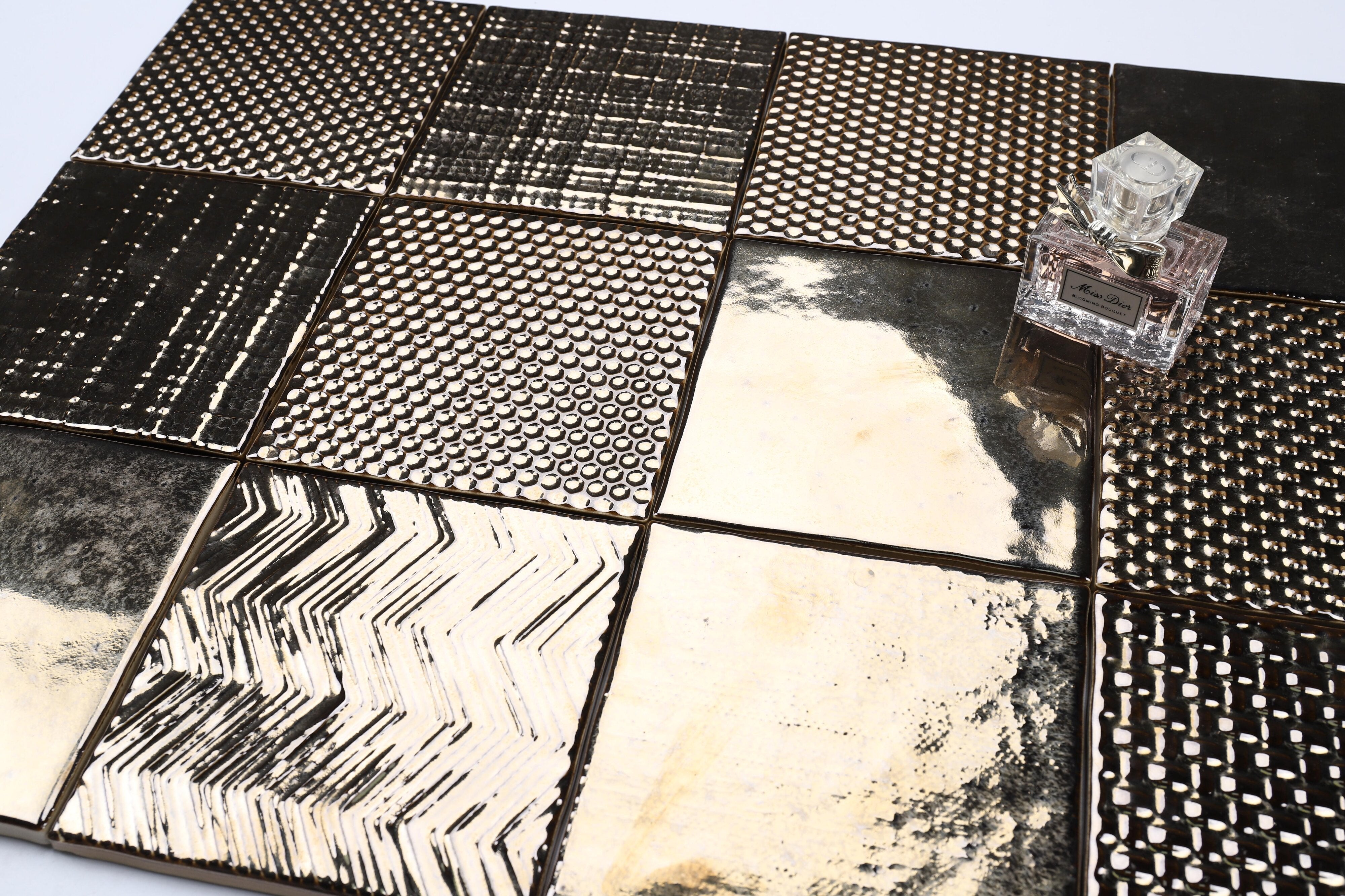 中國佛山瓷磚 China Foshan Basics 復古質感造型多彩亮光墻磚C.140-J1金屬亮光14×14cm