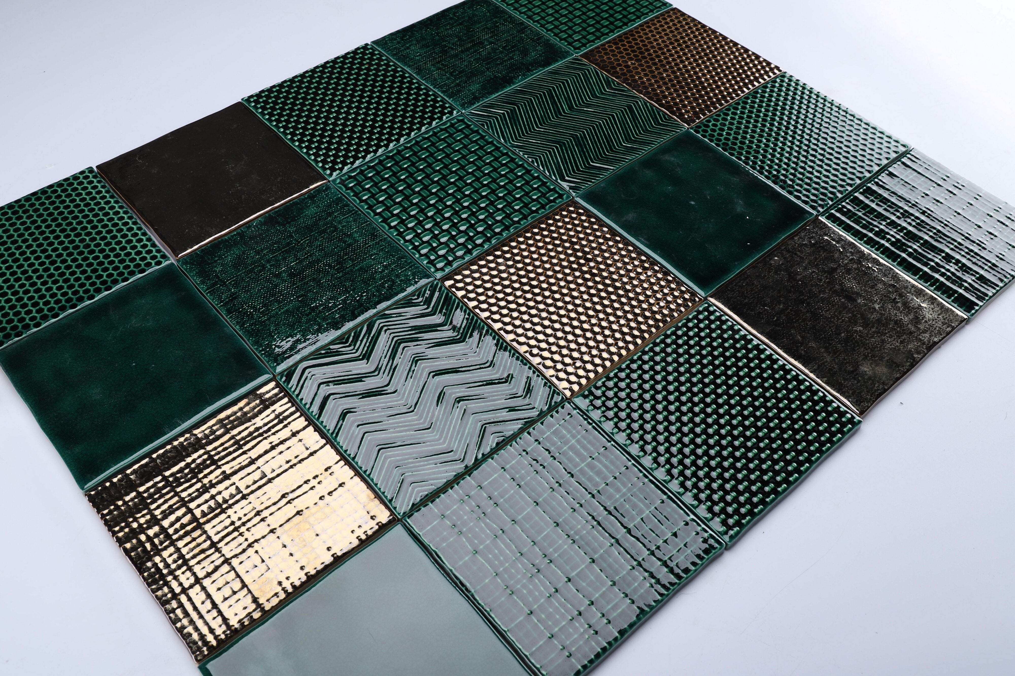 中國佛山瓷磚 China Foshan Basics 復古質感造型多彩亮光墻磚C.140-J1金屬亮光14×14cm