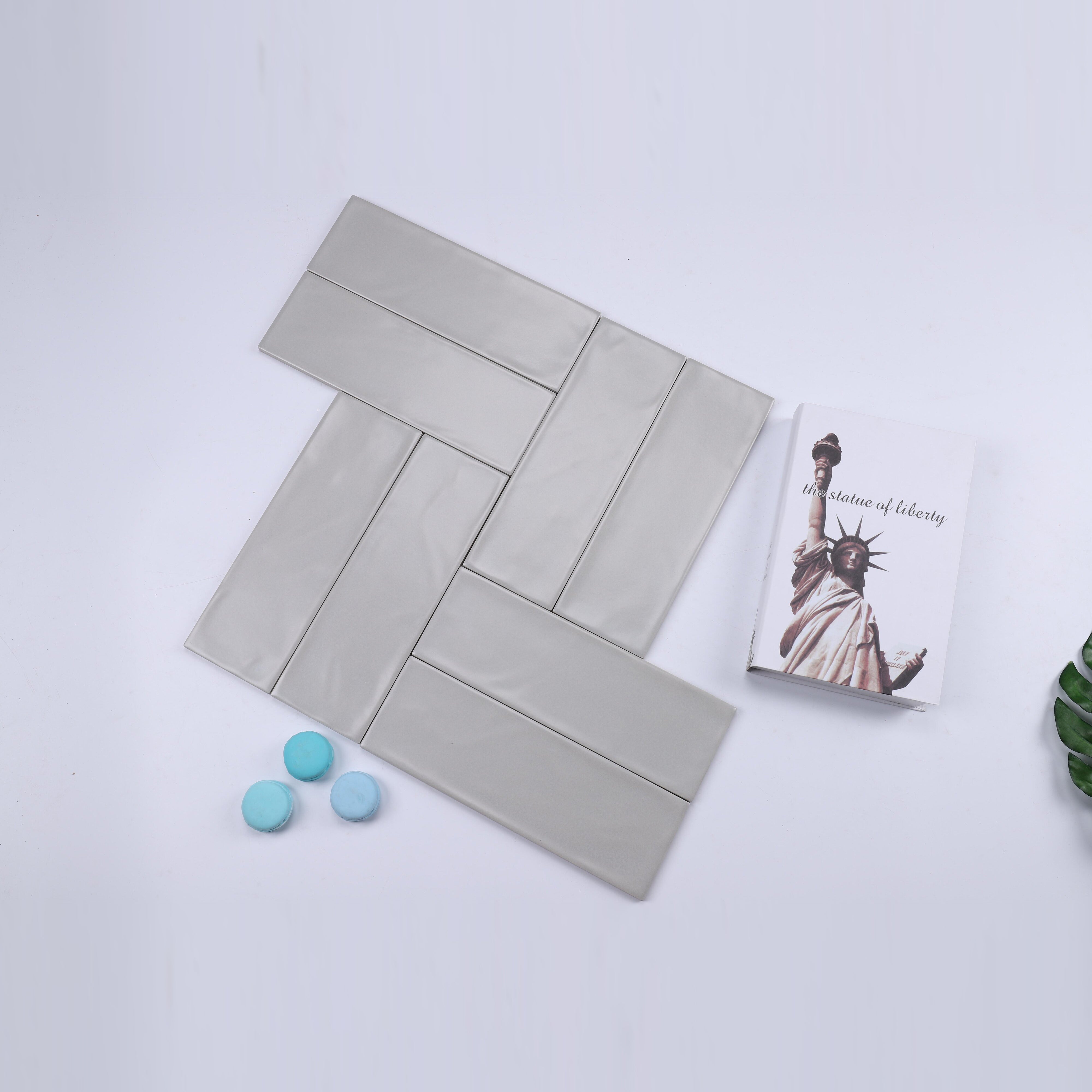 中國佛山瓷磚 China Foshan Basics 馬卡龍多彩純色啞光墻磚 MKL006淺灰10×30cm