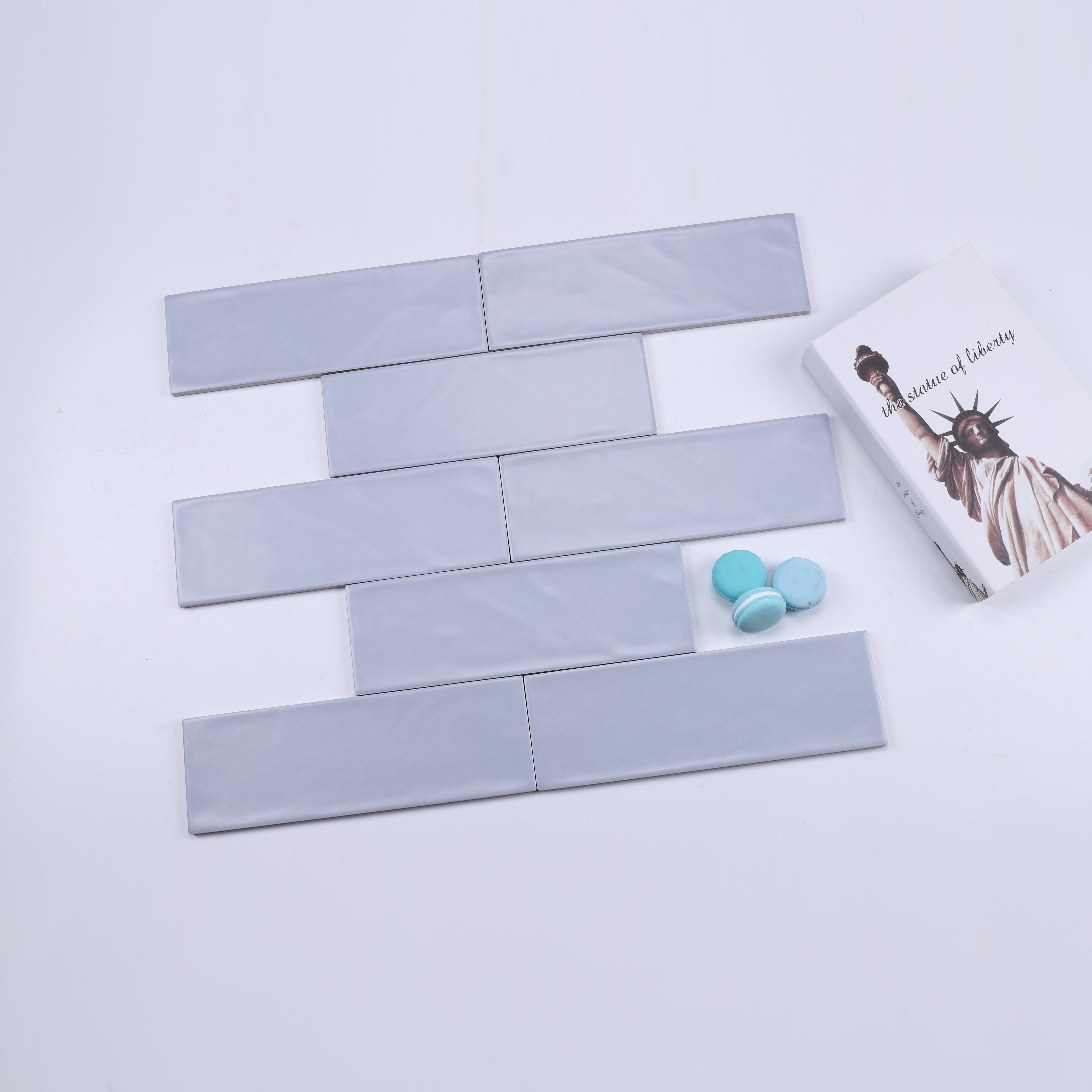 中國佛山瓷磚 China Foshan Basics 馬卡龍多彩純色啞光墻磚 MKL010淺藍10×30cm